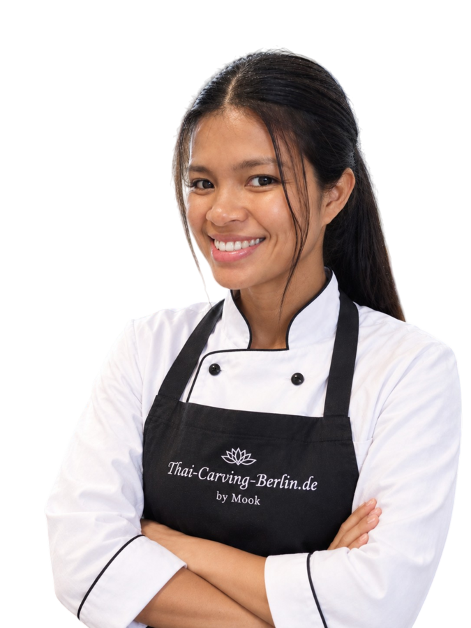 Mook, Kursleiterin bei Thai Carving Berlin